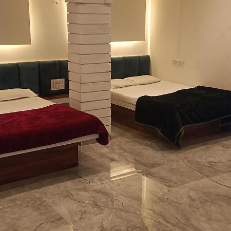 Maharaja Guest House Nashikkar Akalkot Buitenkant foto