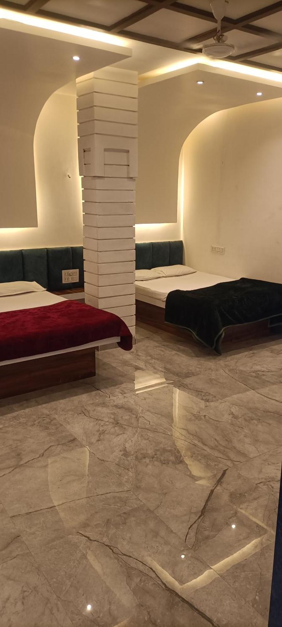 Maharaja Guest House Nashikkar Akalkot Buitenkant foto